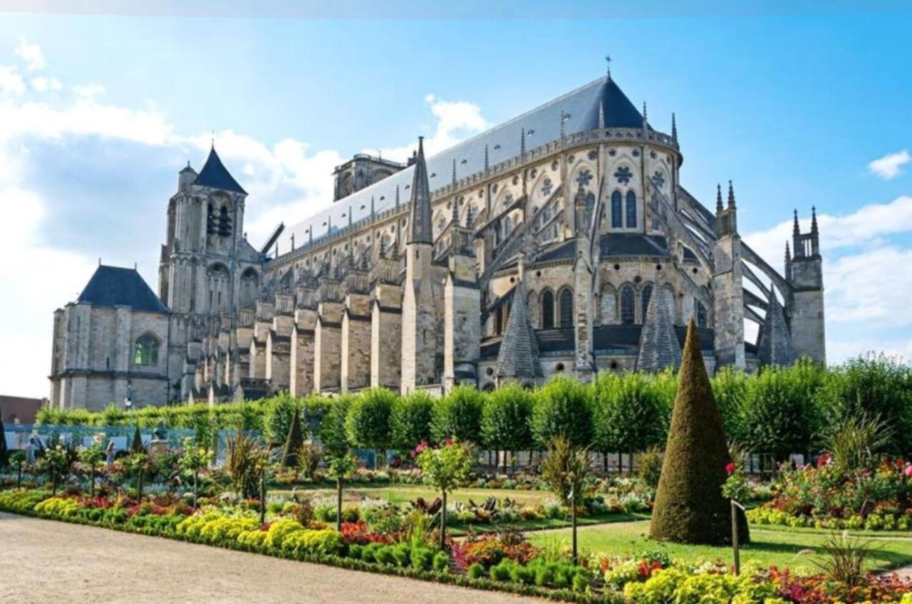Calme Et Au Coeur Du Centre Historique Daire Bourges Dış mekan fotoğraf